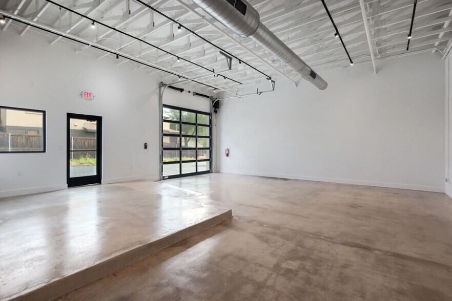 More Photos Of 5602 Clay Ave, Austin Loft Creative Space For Lease