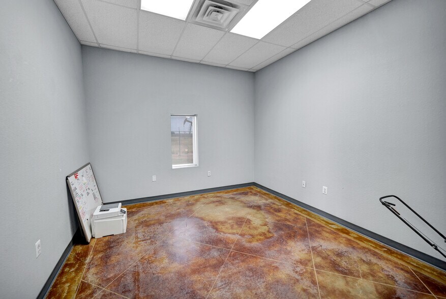 More Photos Of 8501 N FM 1788, Midland Warehouse For Sale