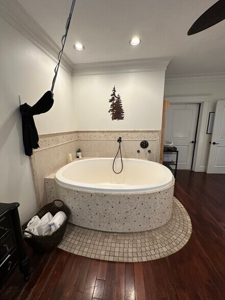 More Photos Of 3323 SW Naito Pky, Portland Office For Sale