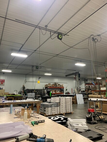 More Photos Of 8635 Hollander Dr, Franksville Manufacturing For Lease