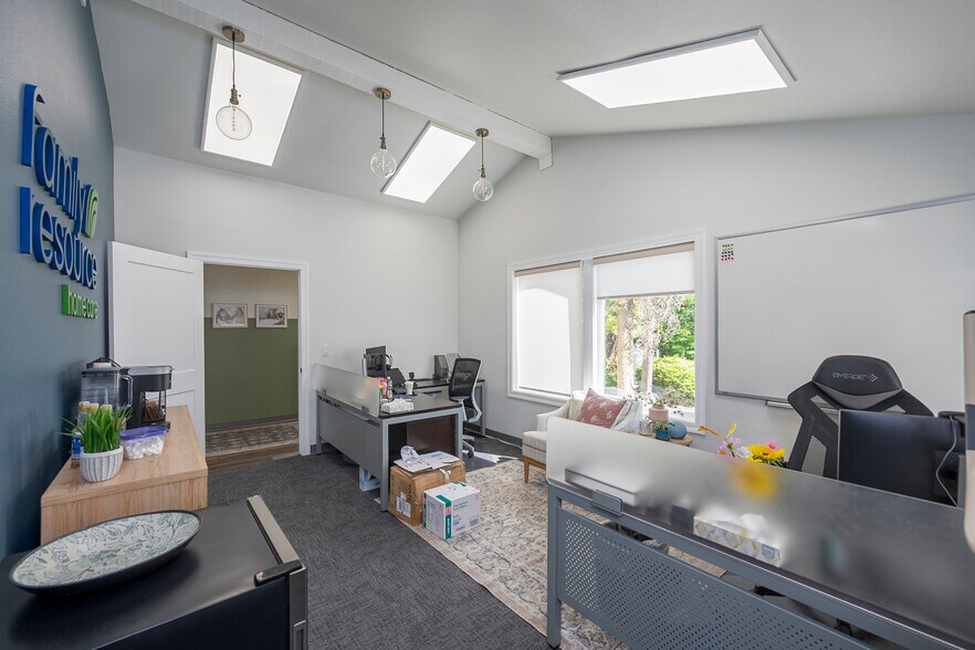 More Photos Of 830 Sharon Ave E, Moses Lake Office For Sale