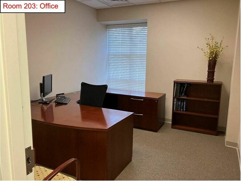 More Photos Of 639 Executive Pl, Fayetteville Medical For Lease