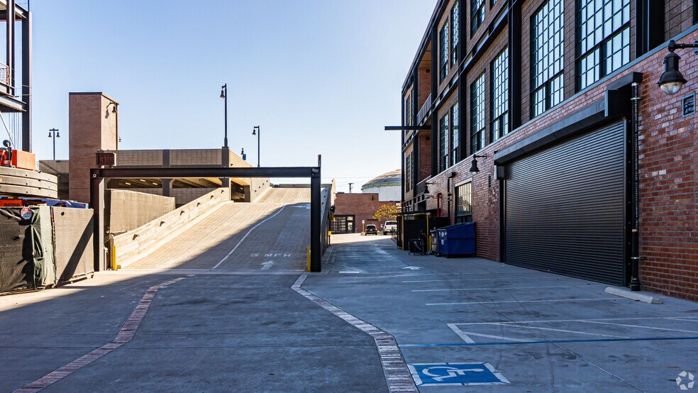 More Photos Of 136-142 Oregon St, El Segundo Research And Development For Lease