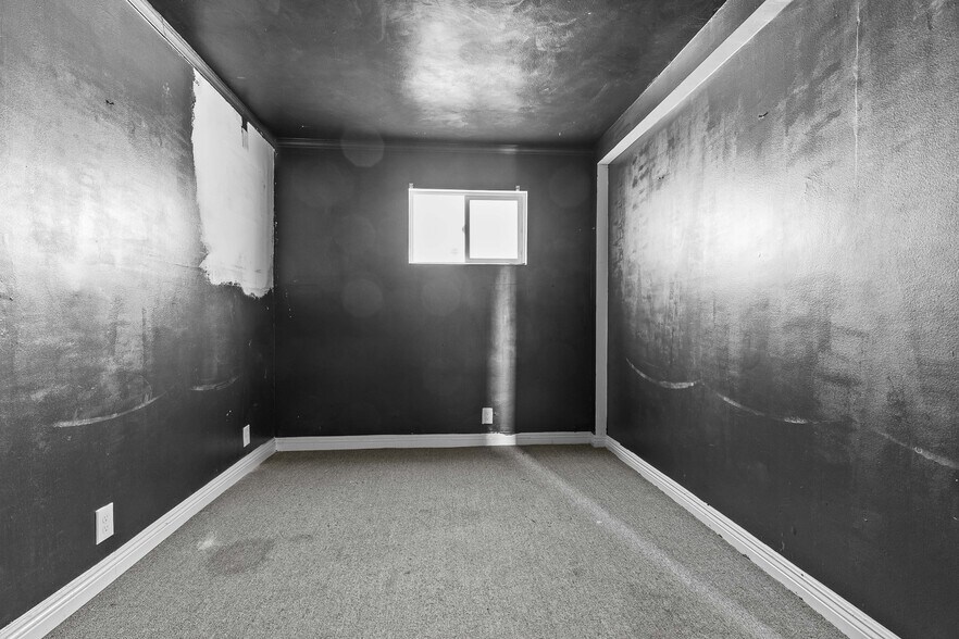 More Photos Of 5520-5522 Cahuenga Blvd, North Hollywood Freestanding For Sale