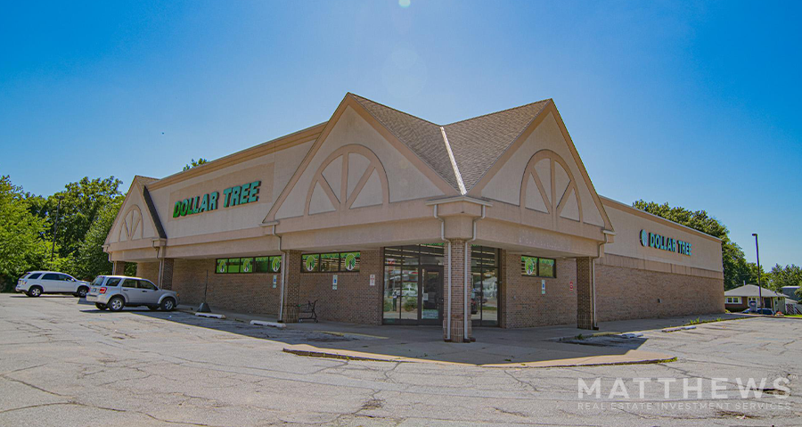 Primary Photo Of 3100 11th St, Rock Island Supermarket For Sale