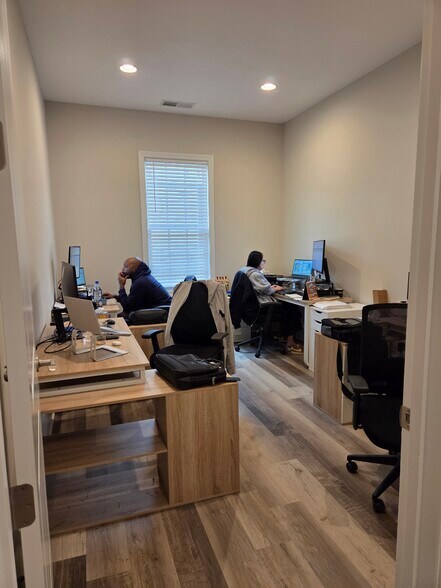 More Photos Of 4300 Westbrook Building B, Suwanee Medical For Lease