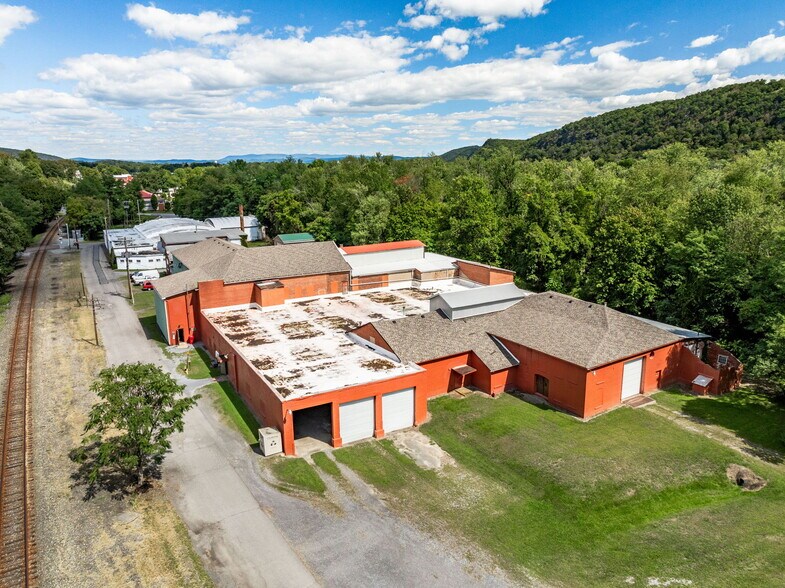 More Photos Of 168-171 Bower Street Ext, Montgomery Manufacturing For Sale