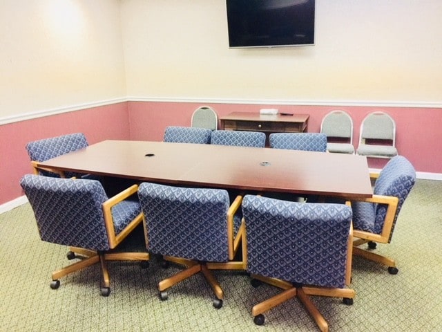 More Photos Of 340 Oyler Ave, Oak Hill Hotel For Lease