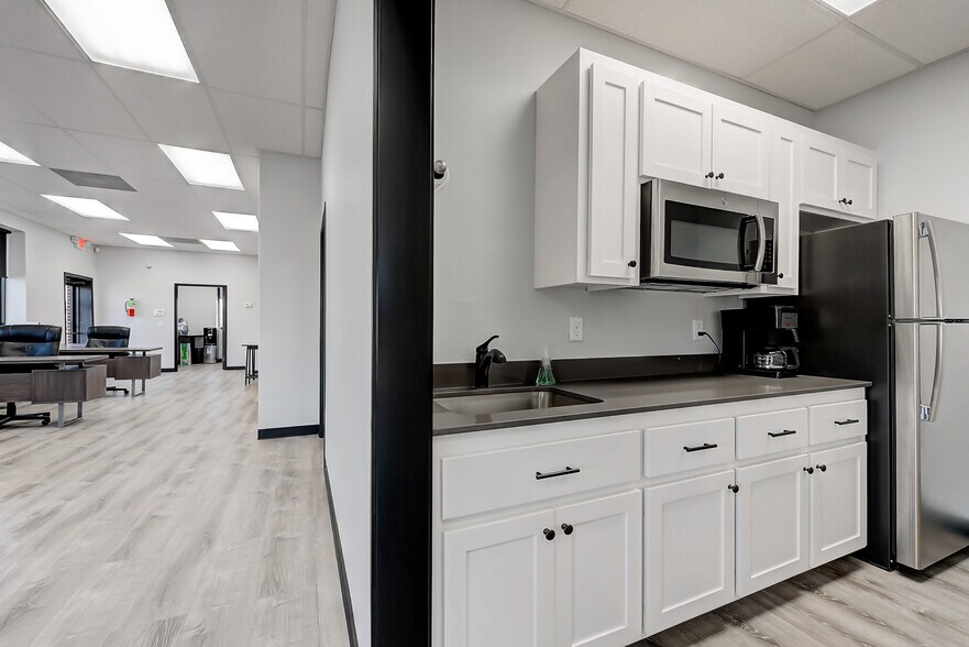 More Photos Of 121 N Crawford Ave, Norman Office For Lease