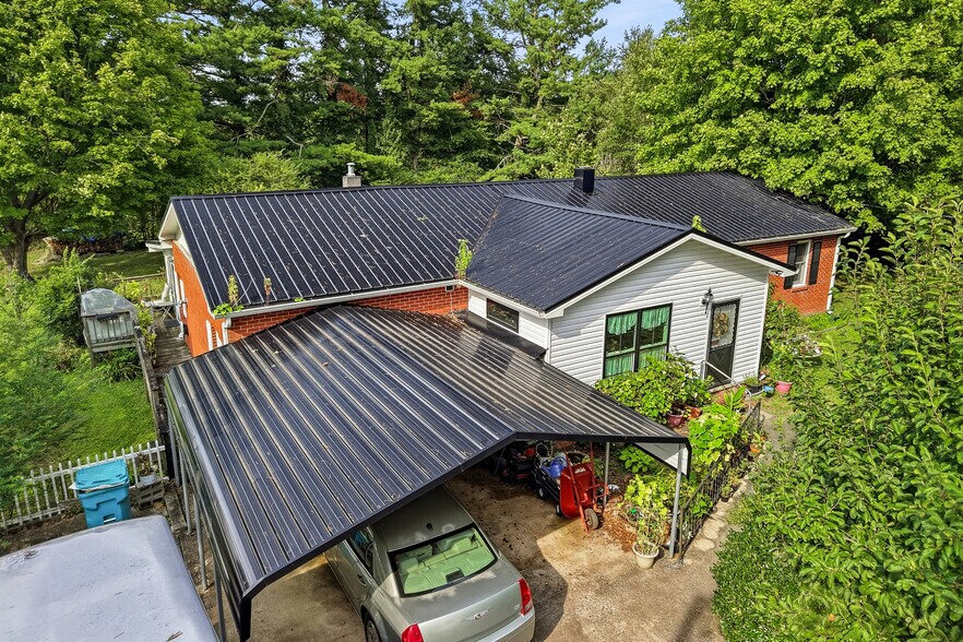 More Photos Of 2650 Cook Rd, Crossville Office For Sale