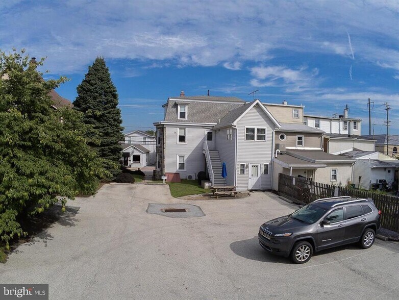 More Photos Of 116 E King St, Malvern Office For Lease