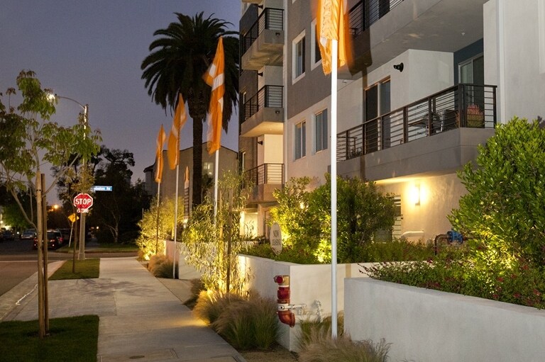 More Photos Of 11900 Courtleigh Dr, Los Angeles Apartments For Sale