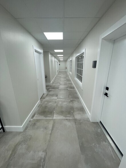 More Photos Of 1822 Drew St, Clearwater Office For Lease