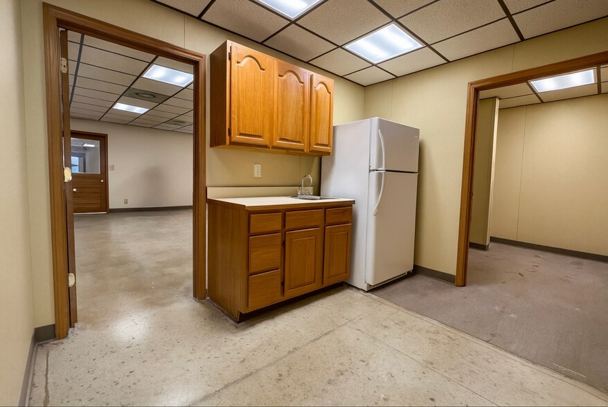 More Photos Of 108 S 109th East Ave, Tulsa Warehouse For Lease