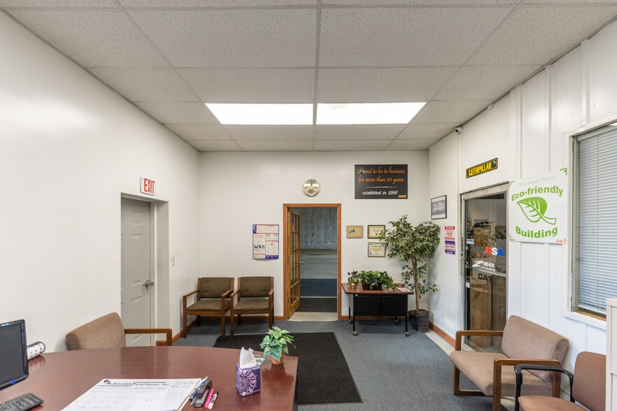 More Photos Of 3040 Freeport Rd, Natrona Heights Warehouse For Sale