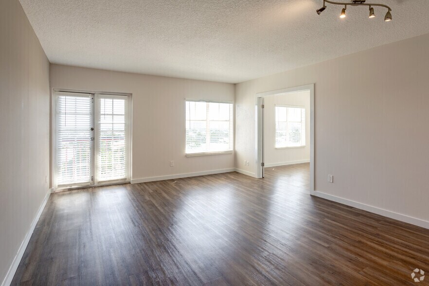 More Photos Of 401 NE Mizner Blvd, Boca Raton Apartments For Sale