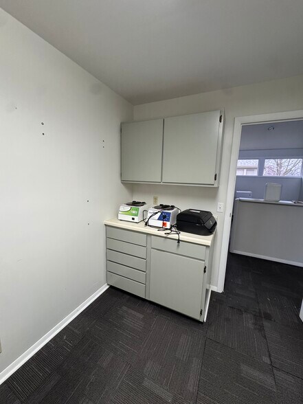 More Photos Of 3200 Sycamore Ct, Columbus Medical For Lease