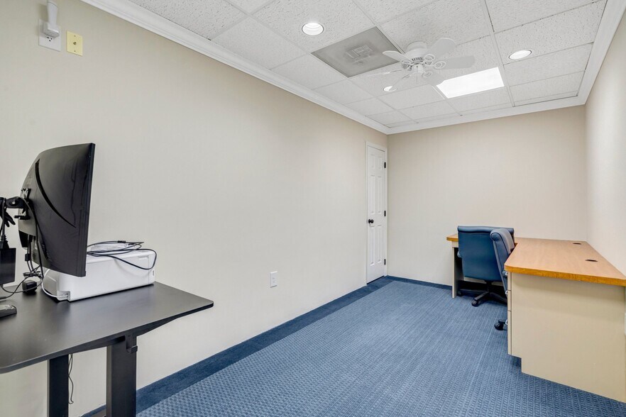 More Photos Of 10525 Braddock Rd, Fairfax Medical For Sale