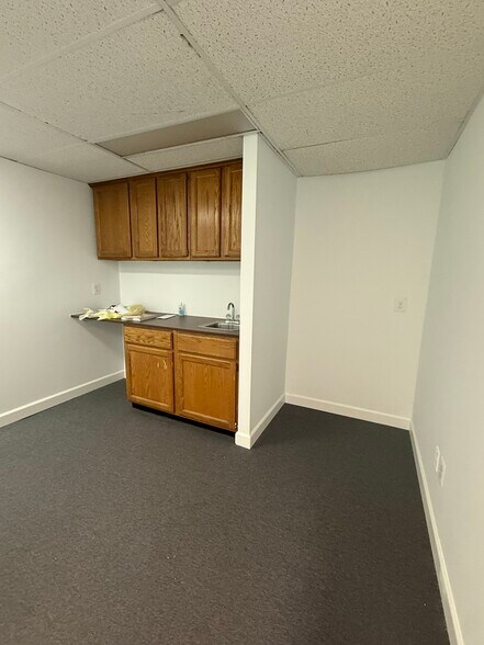 More Photos Of 8569-8573 Sudley Rd, Manassas Medical For Sale