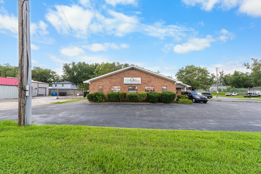 More Photos Of 421 US Highway 80 W, Garden City Freestanding For Lease