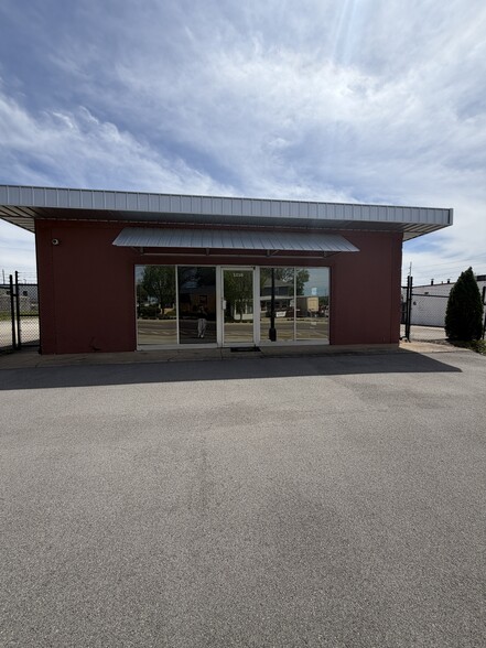 More Photos Of 1218 E Magnolia Ave, Knoxville Freestanding For Lease