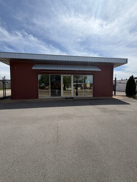 More Photos Of 1218 E Magnolia Ave, Knoxville Freestanding For Lease