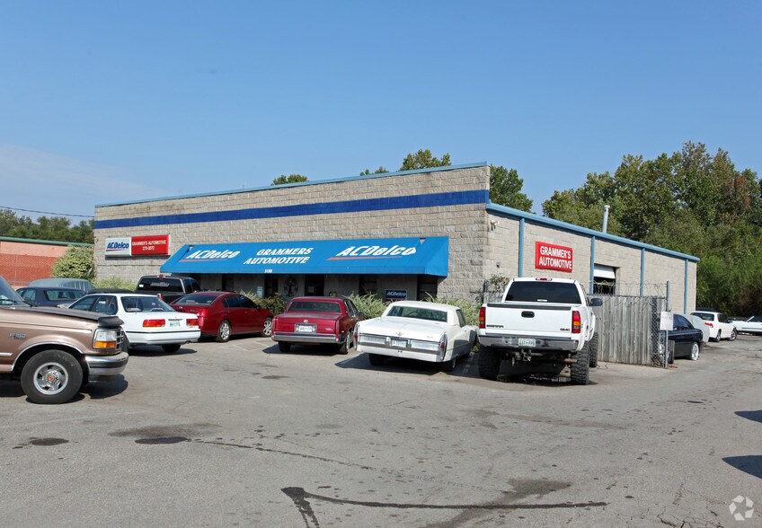 Primary Photo Of 5180 Elmore Rd, Memphis Auto Repair For Lease