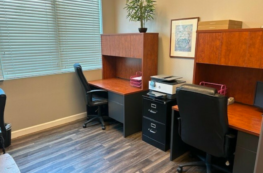 More Photos Of 4601 Old Shepard Pl, Plano Medical For Sale