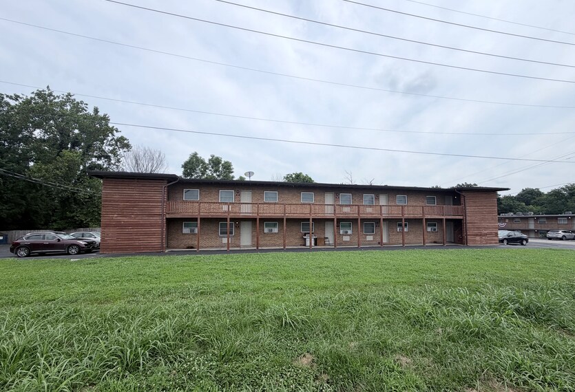 More Photos Of 9639-9640 Diamond Dr, Saint Louis Apartments For Sale