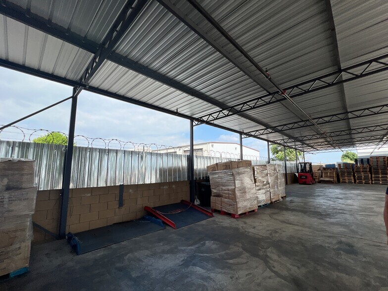 More Photos Of 1920 S Augusta Ct, Ontario Warehouse For Lease