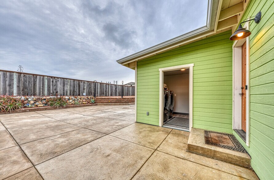 More Photos Of 7550 Sandholdt Rd, Moss Landing Warehouse For Sale
