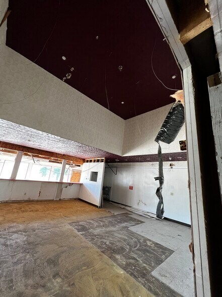 More Photos Of 2301 Dudley Ave, Parkersburg Storefront Retail Office For Sale