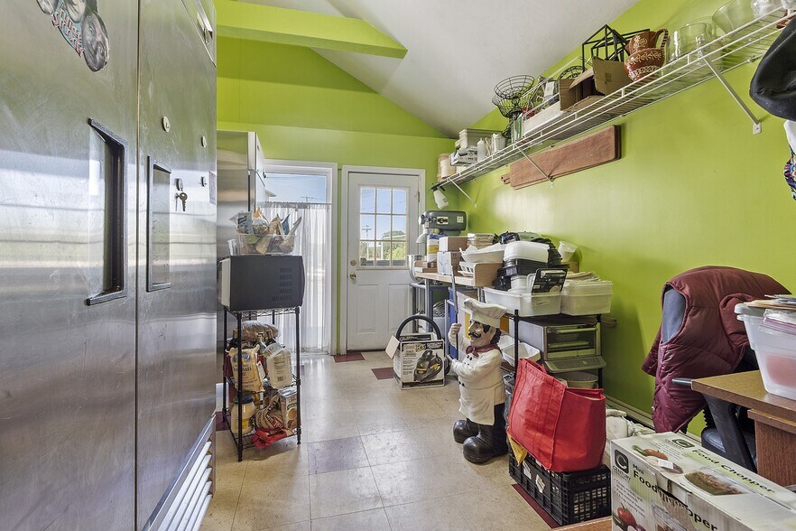 More Photos Of 12 Lindell Ave, Leominster General Retail For Sale