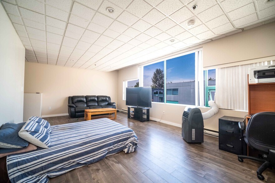 More Photos Of 20172 113 B Ave, Maple Ridge Light Manufacturing For Sale