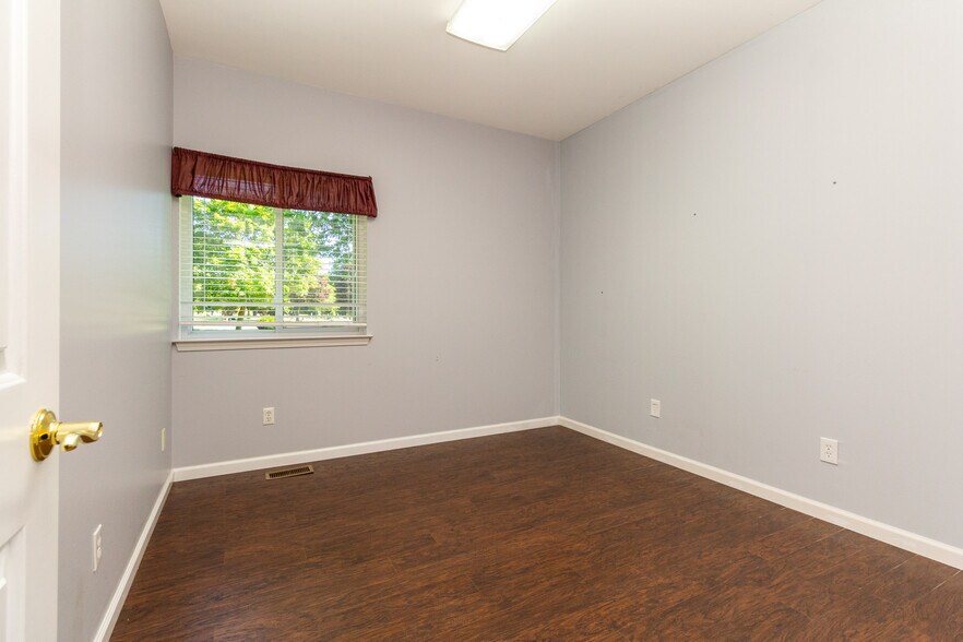 More Photos Of 208 W Highland Rd, Highland Medical For Sale