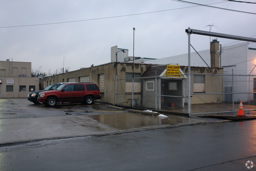 More Photos Of 2637 Main St, Buffalo Freestanding For Sale