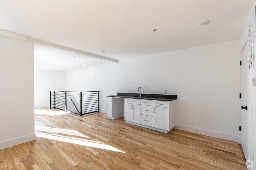 More Photos Of , Dallas Multifamily For Sale