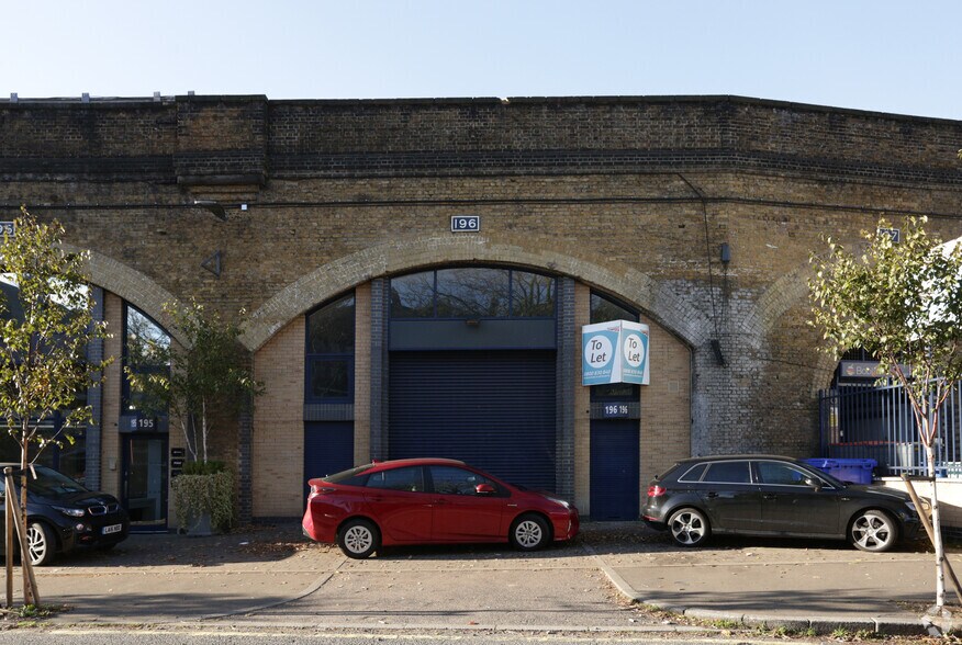 More Photos Of Hercules Rd, London Light Distribution For Lease