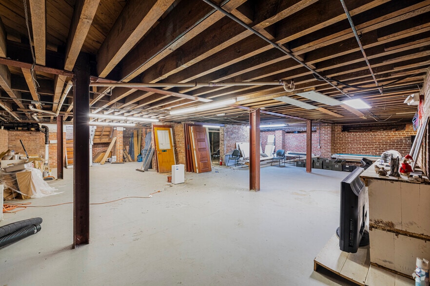 More Photos Of 1515 W Broad St, Richmond Storefront For Lease