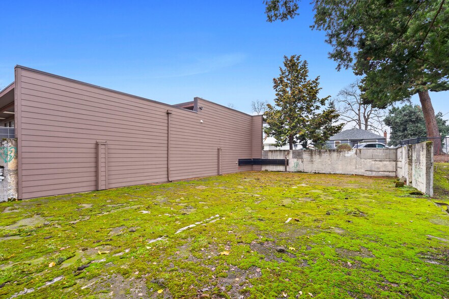 More Photos Of 124 Berkeley Ave, Molalla Medical For Sale