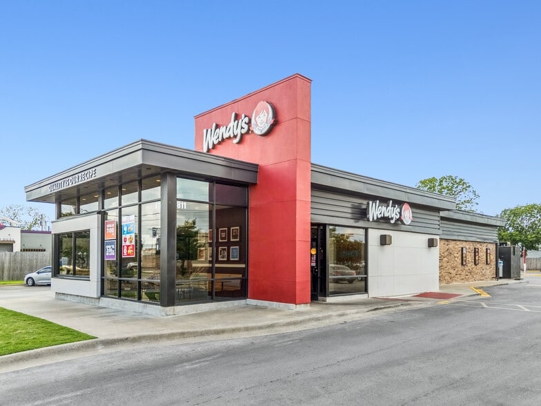 More Photos Of 811 S 5th St, Waco Fast Food For Sale