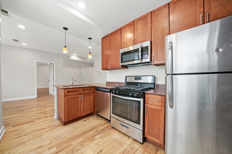 More Photos Of 2038-2048 W Touhy Ave, Chicago Apartments For Sale