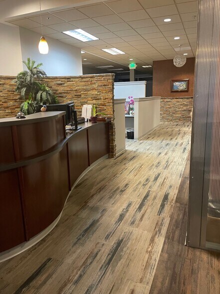 More Photos Of 970 Reserve Dr, Roseville Loft Creative Space For Sale