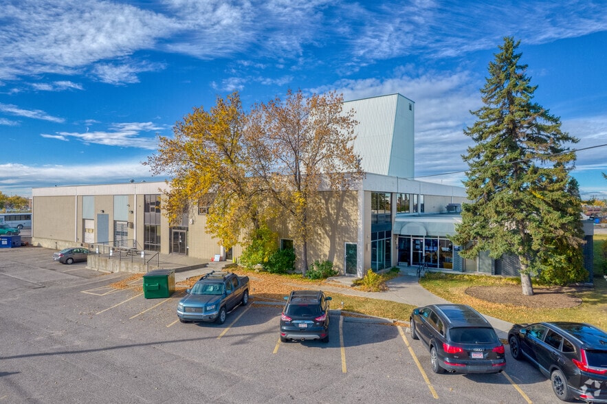 Primary Photo Of 1415 28 St NE, Calgary Distribution For Lease