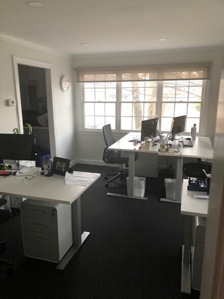 More Photos Of 27 Pine St, New Canaan Office For Sale