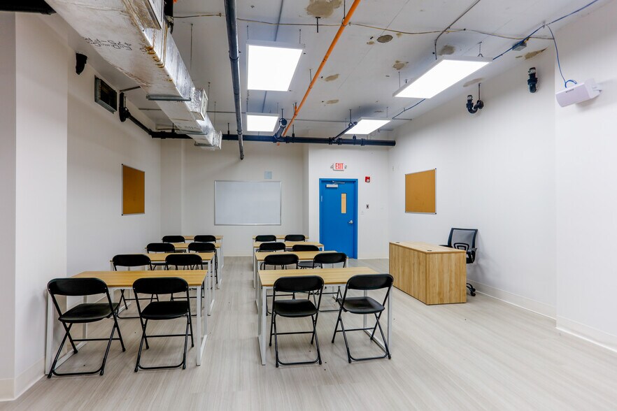 More Photos Of 1720 Harrison St, Hollywood Office Residential For Sale