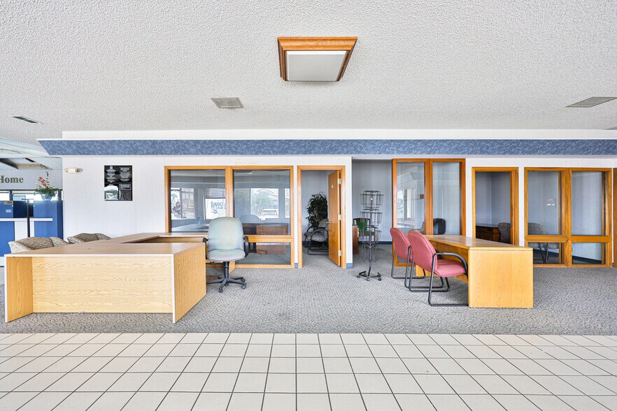 More Photos Of 320 W Cocoa Beach Cswy, Cocoa Beach Storefront Retail Office For Sale