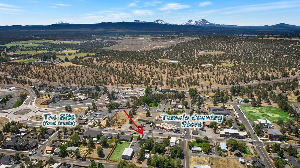 More Photos Of 64678 Cook Ave, Bend General Retail For Sale