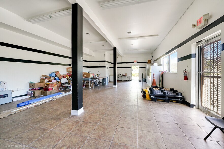 More Photos Of 2381-2389 NW 54th St, Miami Freestanding For Lease
