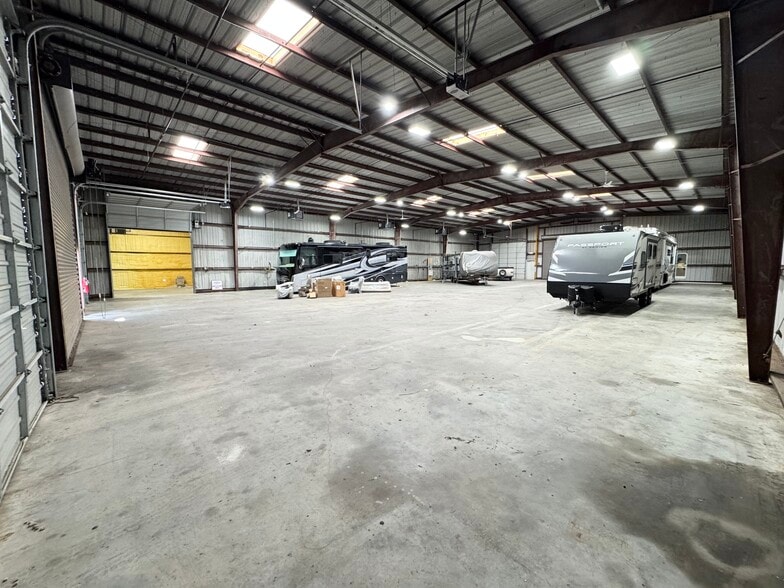 More Photos Of 30225 Clayton Rd, Ardmore Flex For Sale